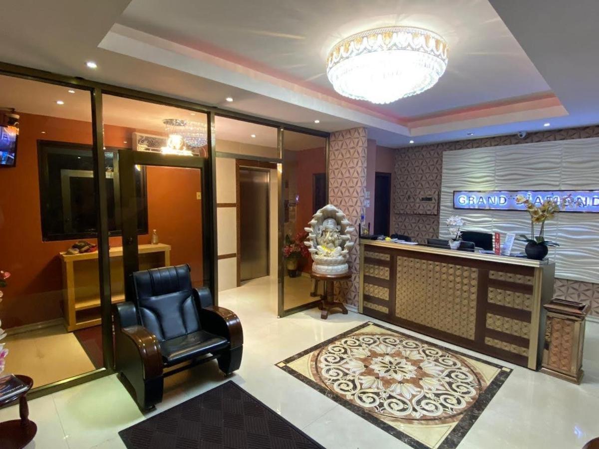 Piarco Grand Diamond Hotel Trinidad מראה חיצוני תמונה