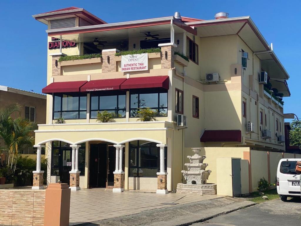 Piarco Grand Diamond Hotel Trinidad מראה חיצוני תמונה