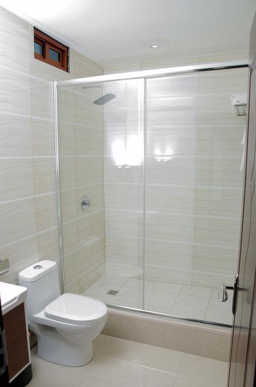 Piarco Grand Diamond Hotel Trinidad מראה חיצוני תמונה