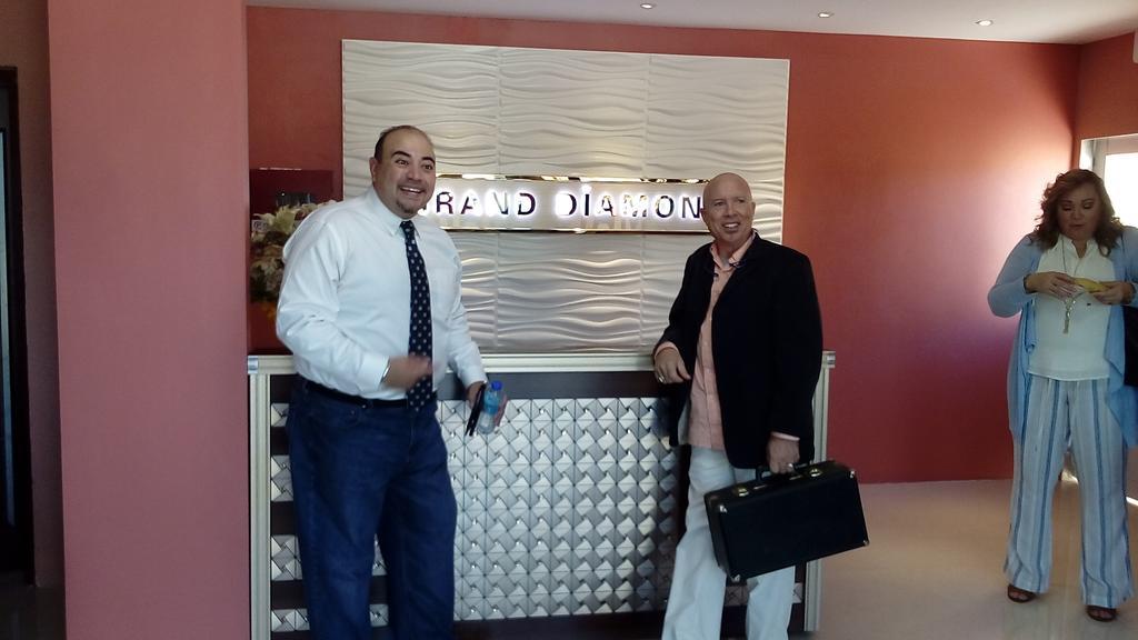 Piarco Grand Diamond Hotel Trinidad מראה חיצוני תמונה