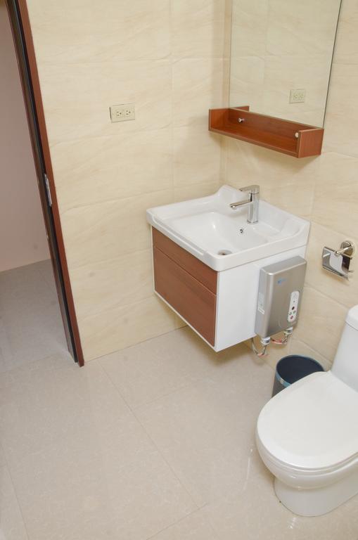 Piarco Grand Diamond Hotel Trinidad מראה חיצוני תמונה