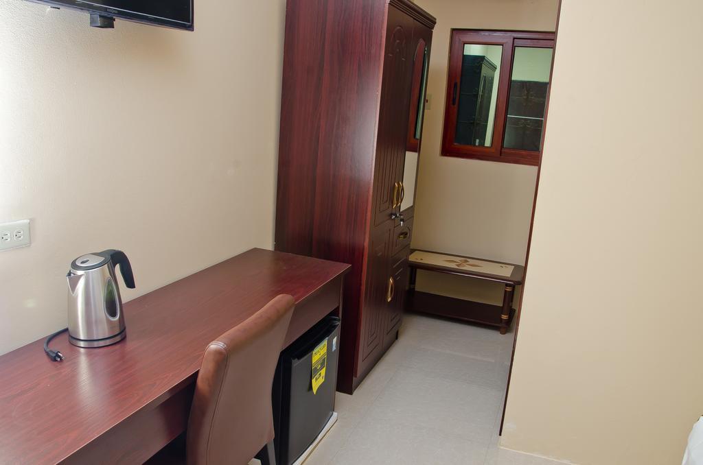Piarco Grand Diamond Hotel Trinidad מראה חיצוני תמונה