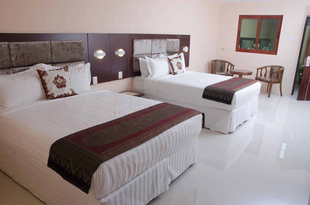 Piarco Grand Diamond Hotel Trinidad מראה חיצוני תמונה
